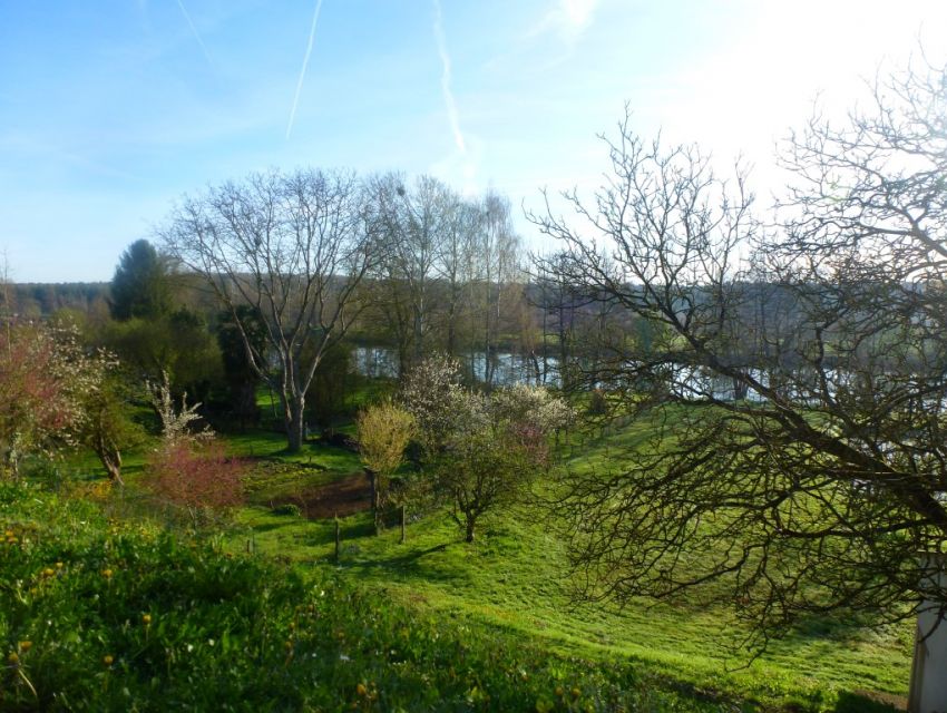 proche-sable-72300-maison-avec-terrain-en-bord-de-riviere-sarthe